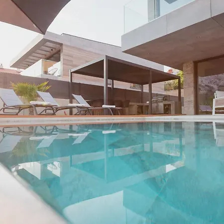 Beautiful With Private Pool Near Sea * Baška