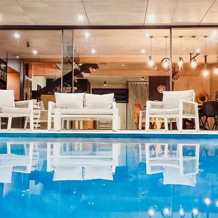 Beautiful With Private Pool Near Sea *