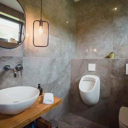 Beautiful With Private Pool Near Sea *